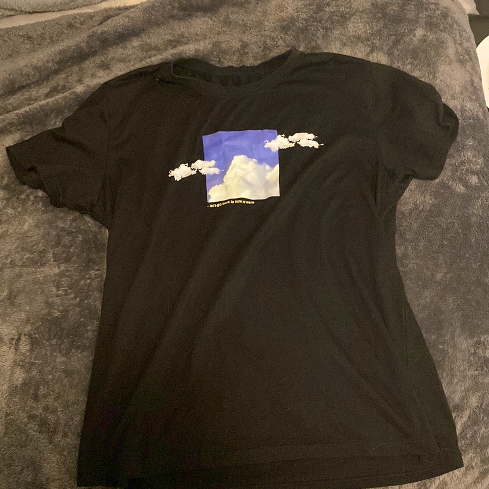 Size M men’s shirt